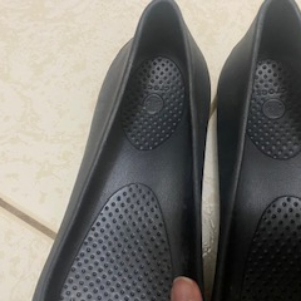 Black Crocs - Picture 4 of 5